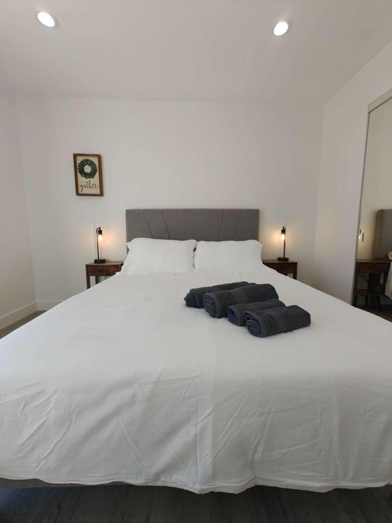 The Strip Is Just Around The Corner! Newly Renovated Luxury Modern Minimalist Villa With Large Pool! ลาสเวกัส ภายนอก รูปภาพ